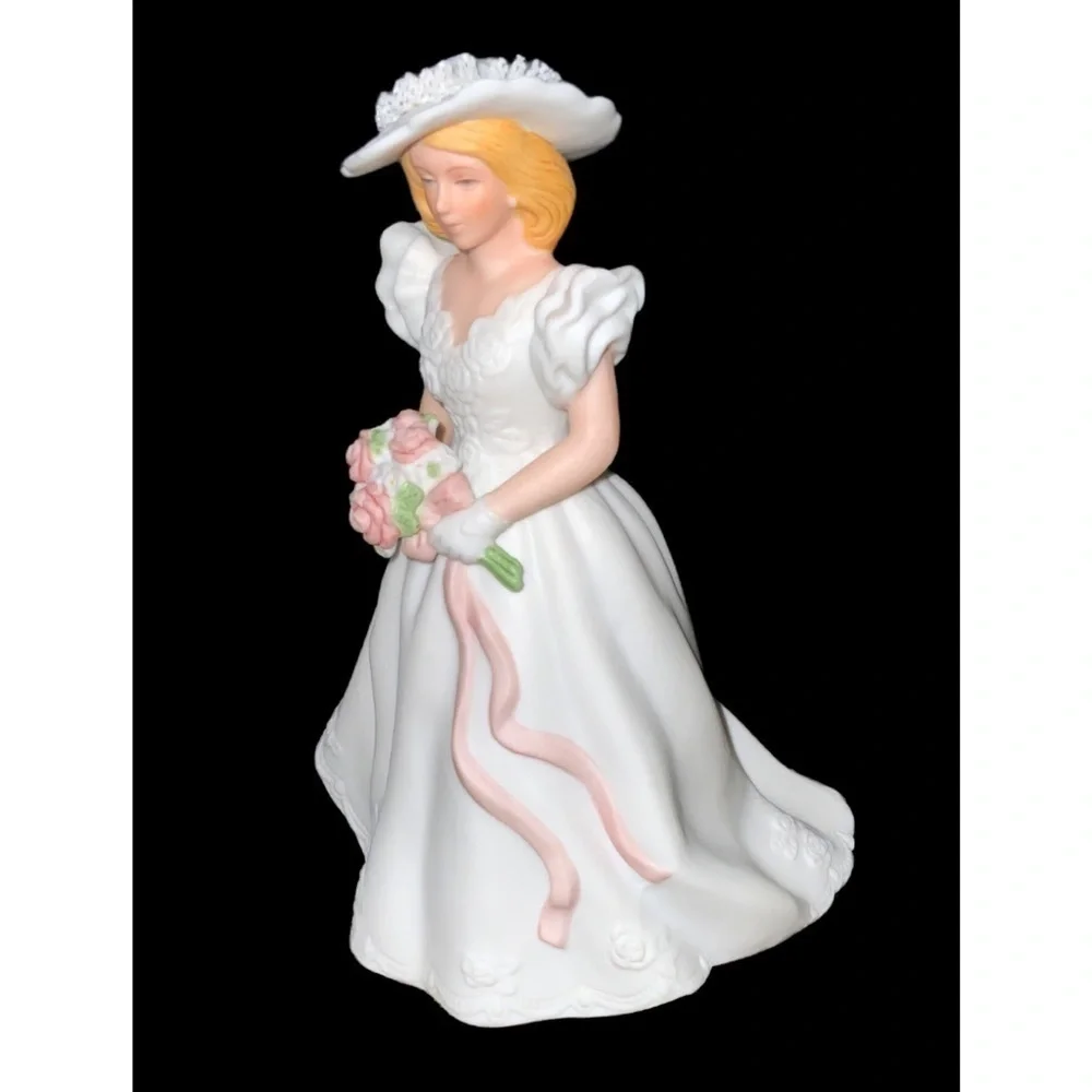 Avon 1986 Hand Painted Porcelain Figurine “A Summer Bride” & Trinket Box
